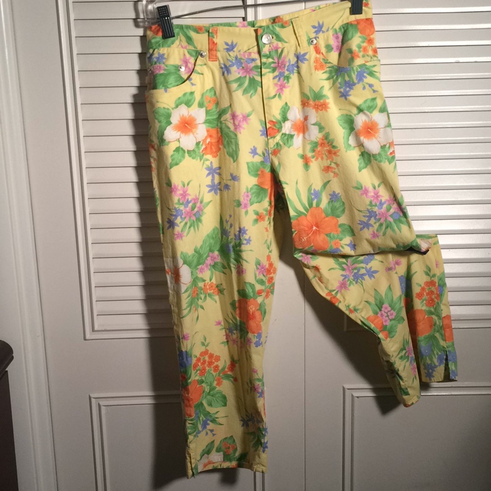 Capris 6, Ralph Lauren Floral Stunning Sunny Find!